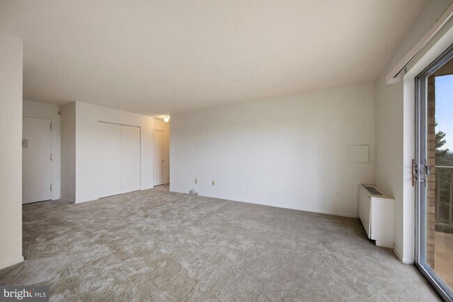 Foto del edificio - 1121 University Blvd W