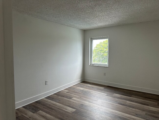 Foto del edificio - 7901 Johnson St