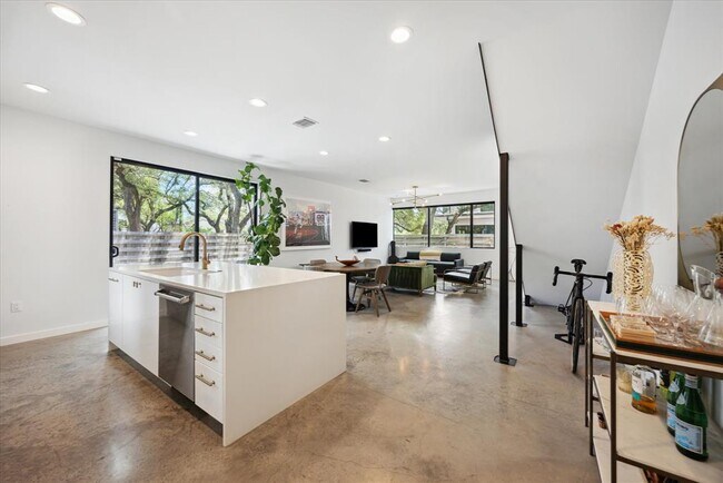 Foto del edificio - 3202 Clawson Rd