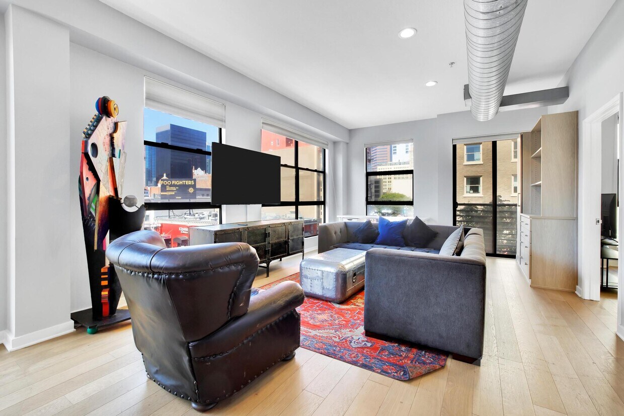 Primary Photo - 777 6th Ave