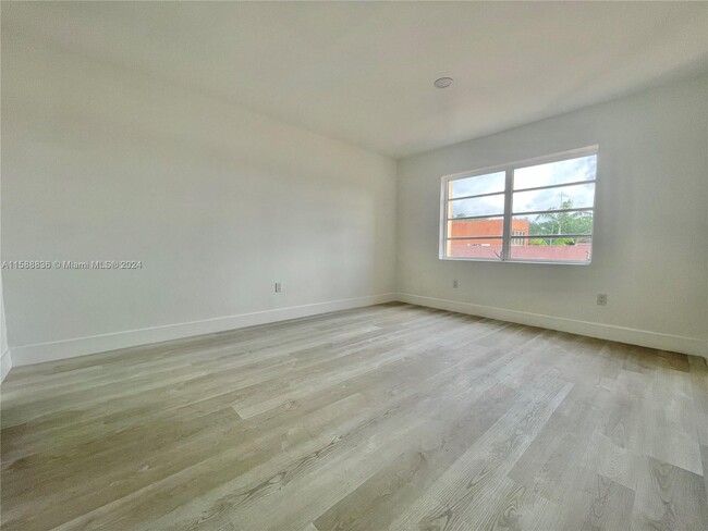 Foto del edificio - 14560 NE 6th Ave