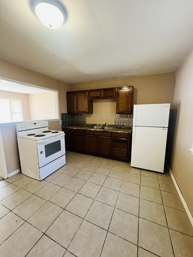 Building Photo - Cozy 2 bedroom, 1 bathroom house in Enid!