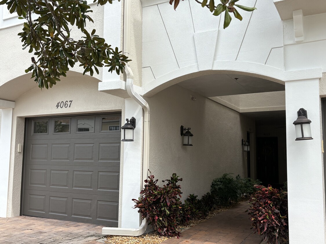 Foto principal - 4067 Overture Cir