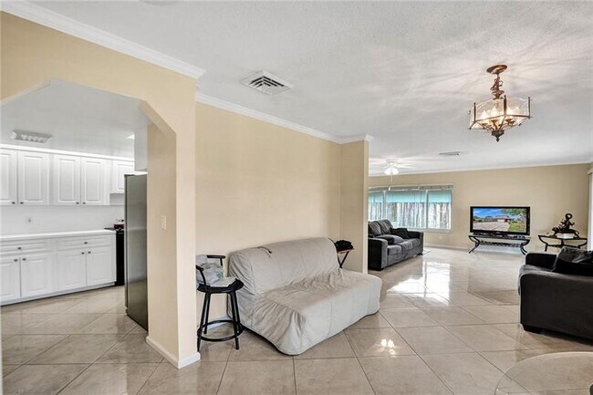 Foto del edificio - 3490 NE 26th Ave