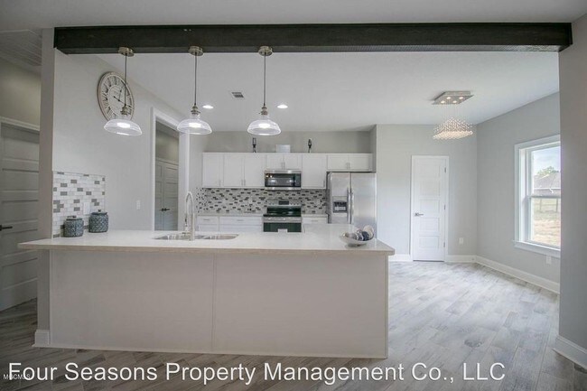 Foto del edificio - 5 br, 3 bath House - 19441 Robinson Road