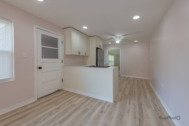 Foto del edificio - 2029 S Canalport Ave