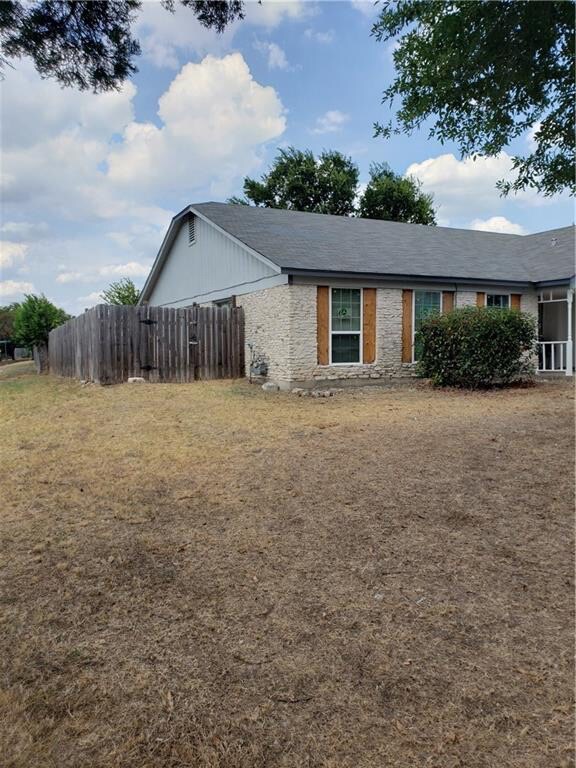 Building Photo - 1922 Gracy Farms Ln