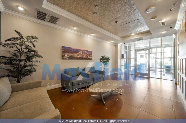 Foto del edificio - Broadway Tower  Remodeled 2BD 2 BA Downtow...