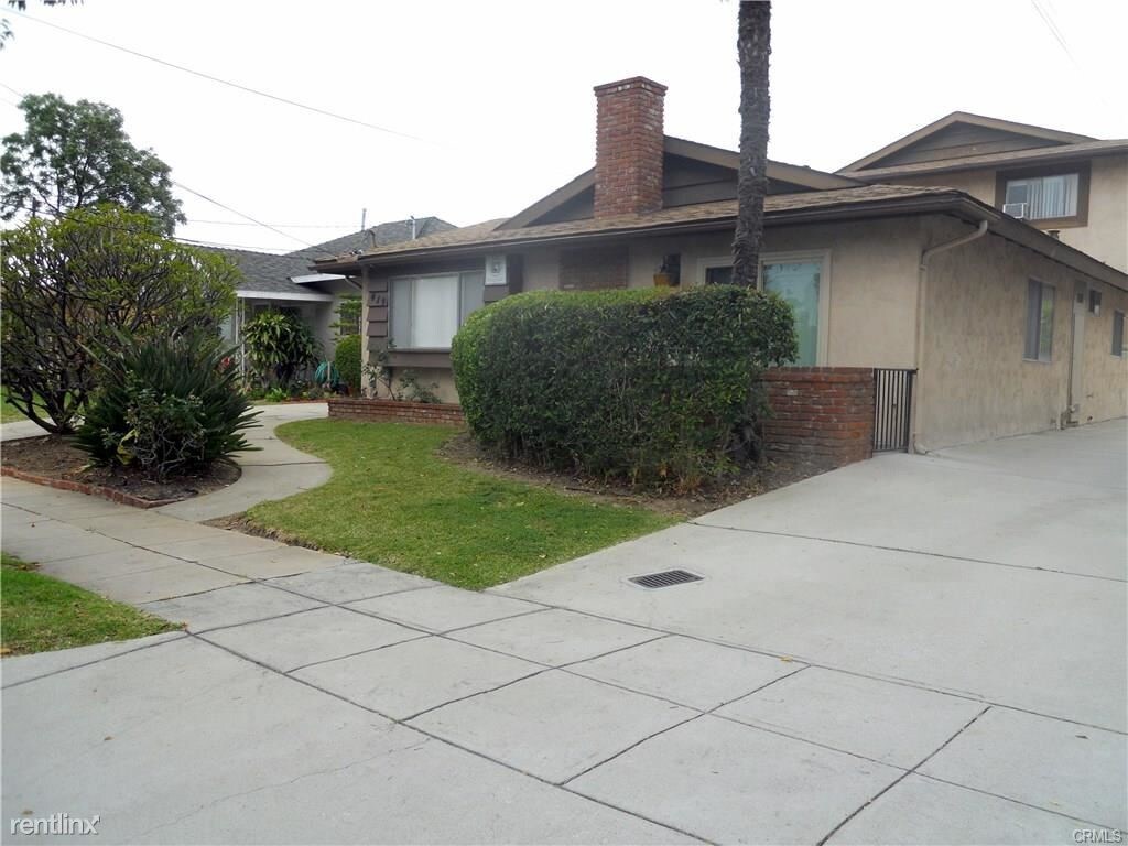 Foto principal - 3 br, 2 bath Triplex - 419 S 1st St Apt A