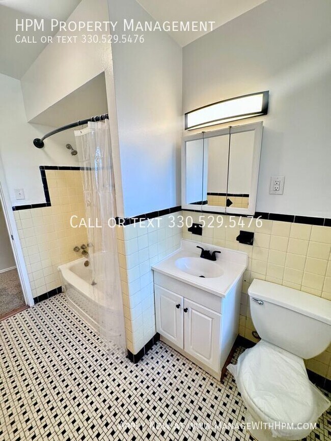 Foto del edificio - 3270 Warrensville Center Rd
