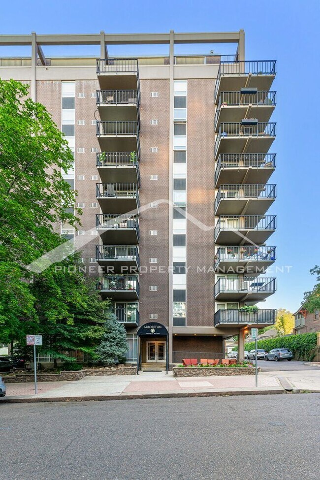 Foto del edificio - Charming Condo with Washer/Dryer and Reser...