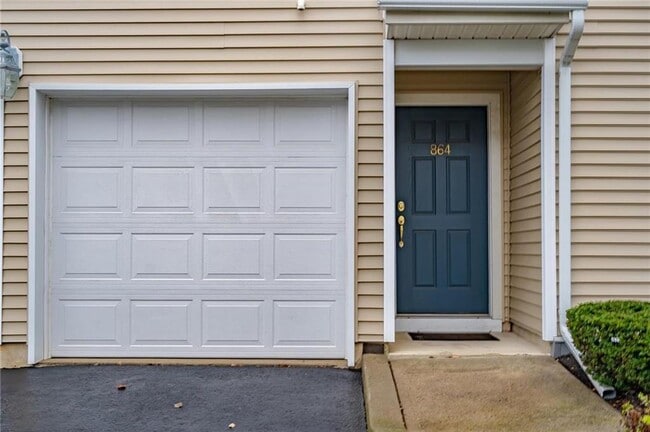 Building Photo - 864 Nittany Ct