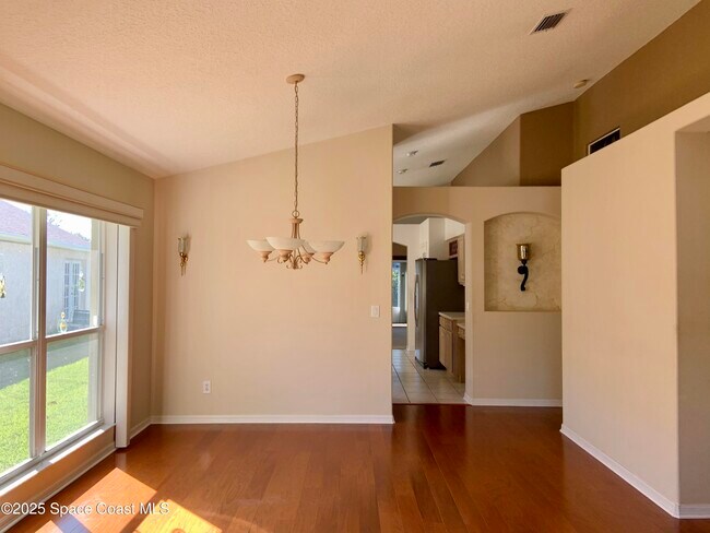 Foto del edificio - 1213 Foxridge Pl