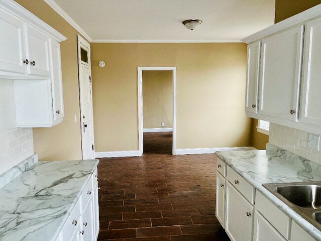 Foto del edificio - 107 S Knowles Ave