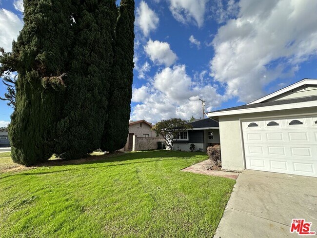 Foto del edificio - 1037 W Benbow St