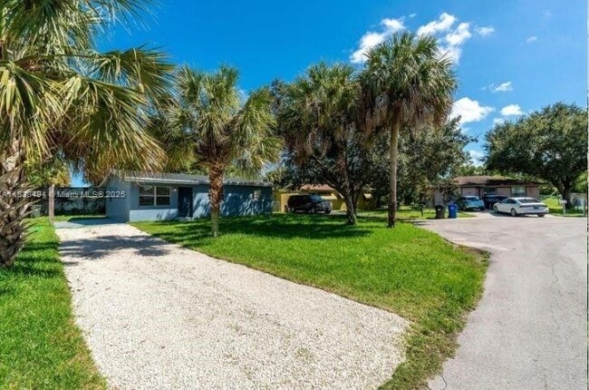 Building Photo - 1040 NW 23rd Terrace