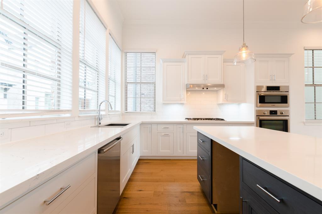 Foto principal - 4019 University Grove St