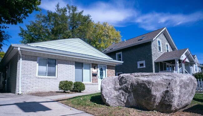 Foto del edificio - Fully Furnished Ranch Home in Birmingham, ...