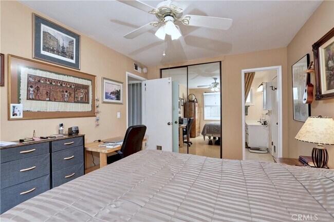 Foto del edificio - 6162 Ferne Ave