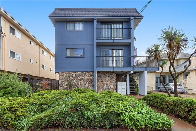 Foto del edificio - 2228 Lincoln Ave