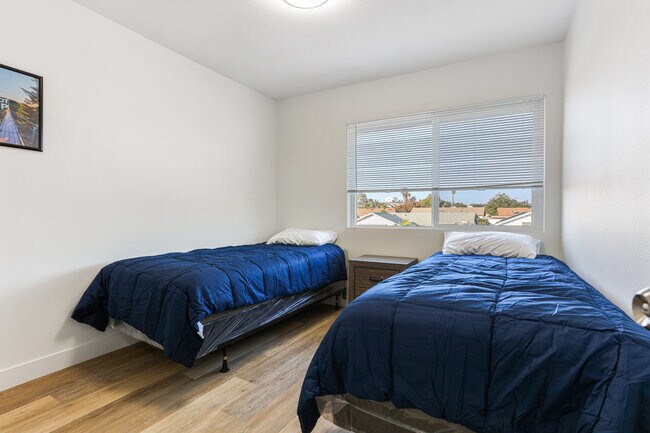 Building Photo - 2885 Coronado Ave