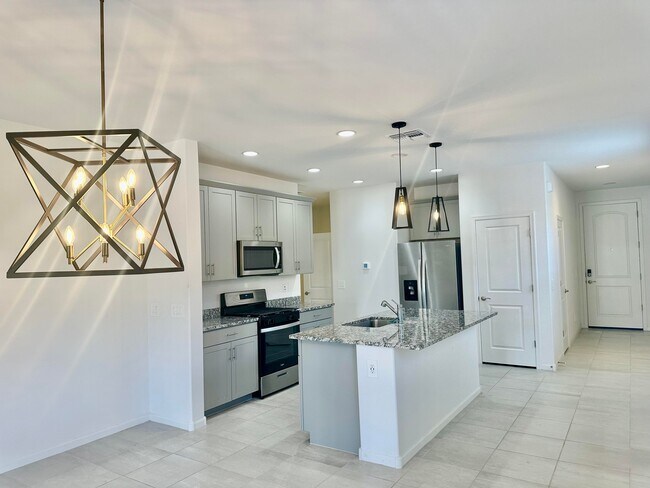 Foto del edificio - 9911 N Summerstone Ave