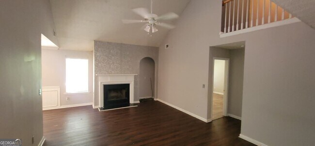 Foto del edificio - 346 Summer Hill Cir