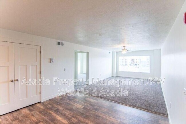 Building Photo - 533 South 850 East #201