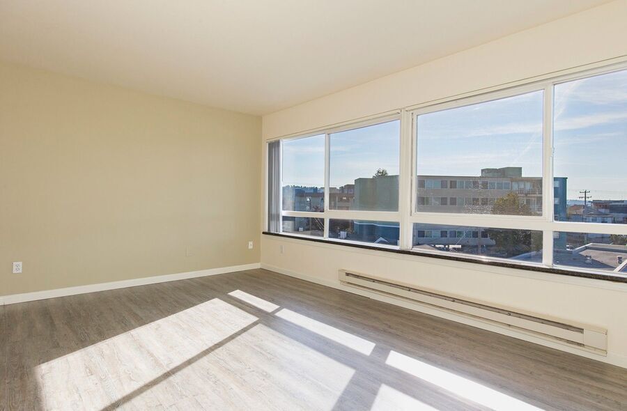 Foto principal - 5210 Russell Ave NW