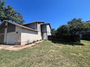 Building Photo - 2312-2314 Whitlow Cove