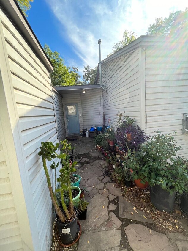 1125 Hobart St Unit B, Chico, CA 95926 Room for