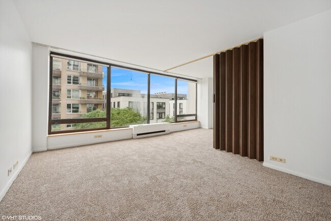 Foto del edificio - 5445 N Sheridan Rd