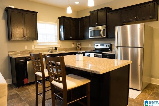 Building Photo - 4375 Ridgemont Cir