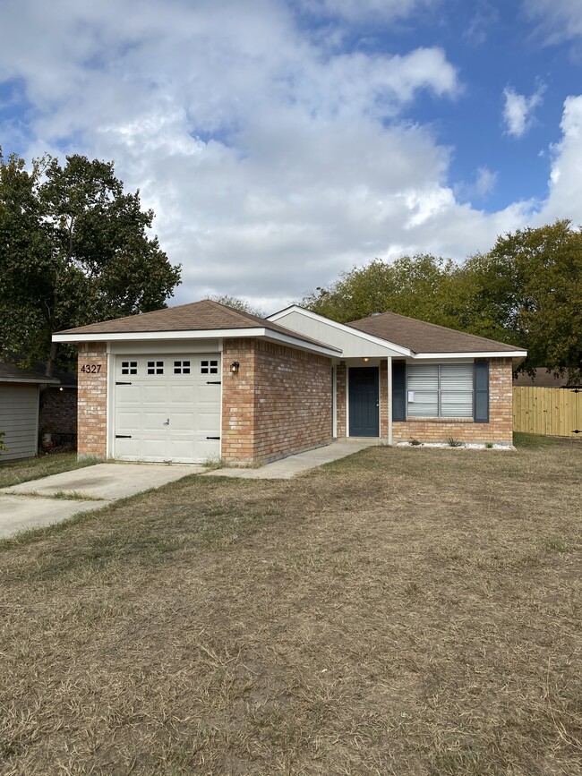 Building Photo - 4327 Stayman Dr