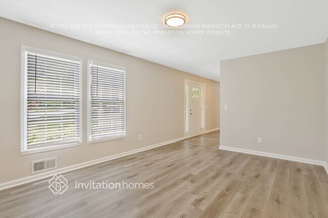 Foto del edificio - 2073 Kinridge Rd