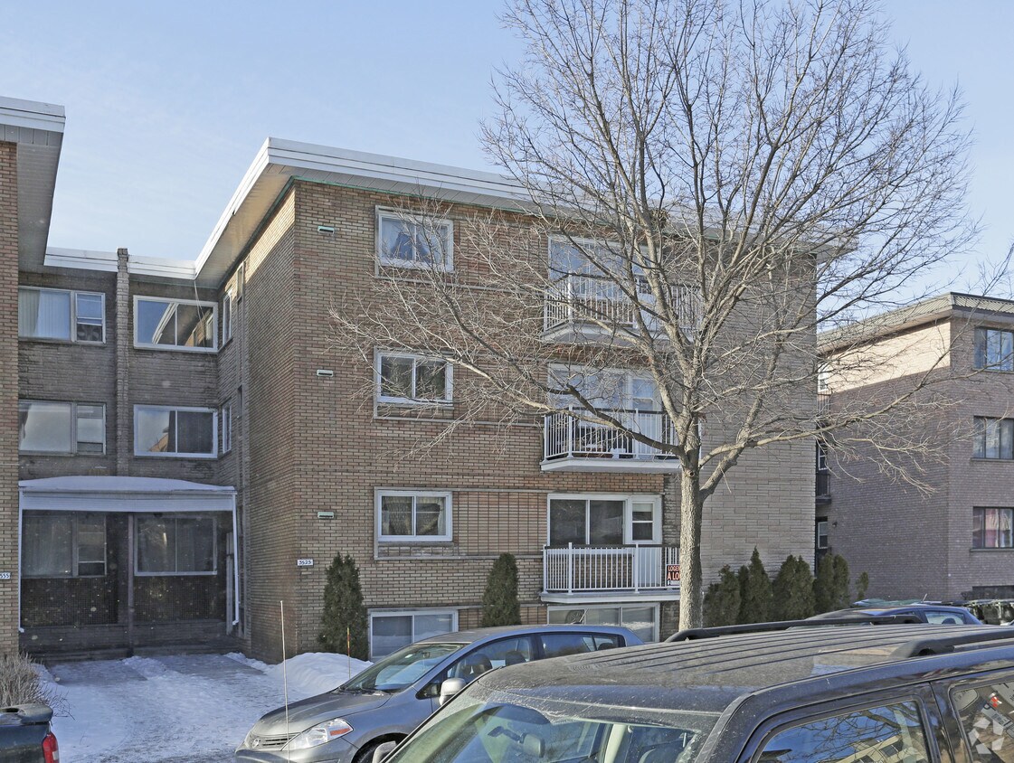 Photo du bâtiment - 3525 Av Linton
