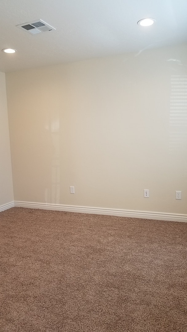 Building Photo - Upstairs Apartment of a Single Family Home