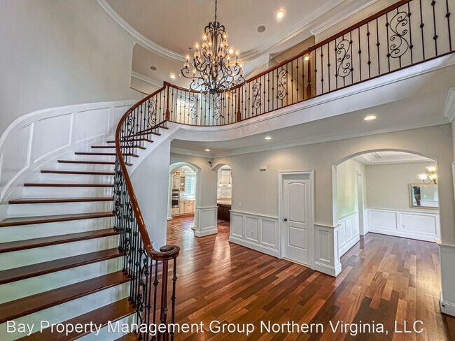 Building Photo - 6 br, 6.5 bath House - 7008 Hamel Hill Ct.