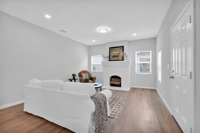Foto del edificio - 405 W 19th St