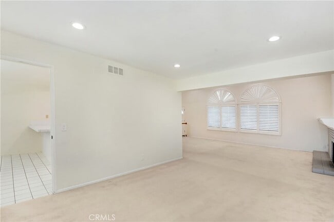 Foto del edificio - 1140 Regal Canyon Dr