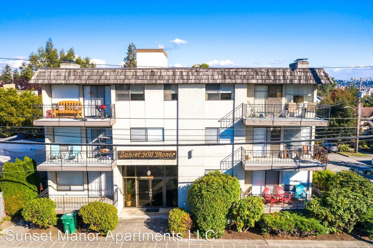 Primary Photo - 6400 32nd Ave NW