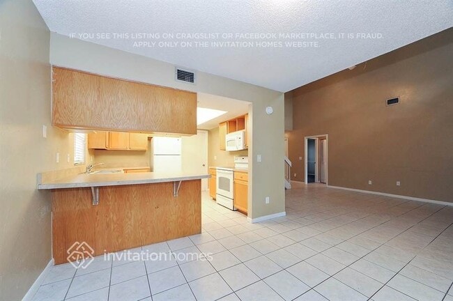 Building Photo - 14727 Daybreak Dr