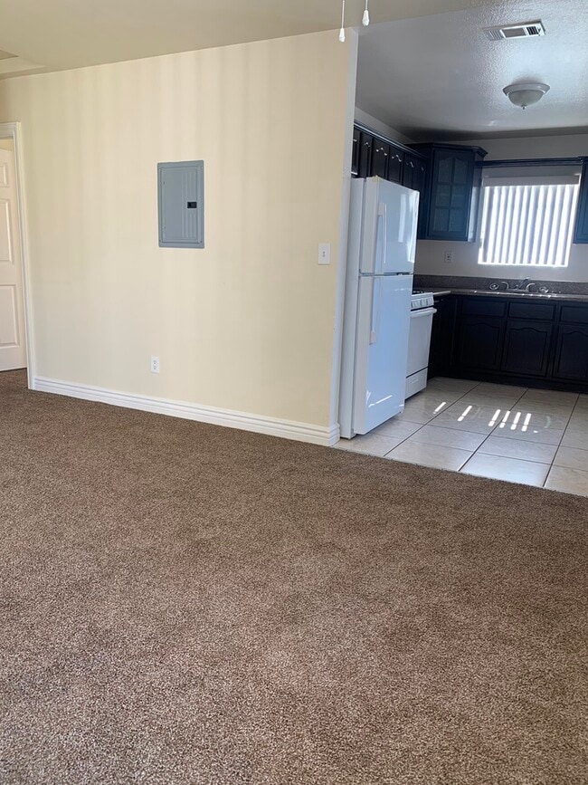 Building Photo - 139 E 82nd Pl