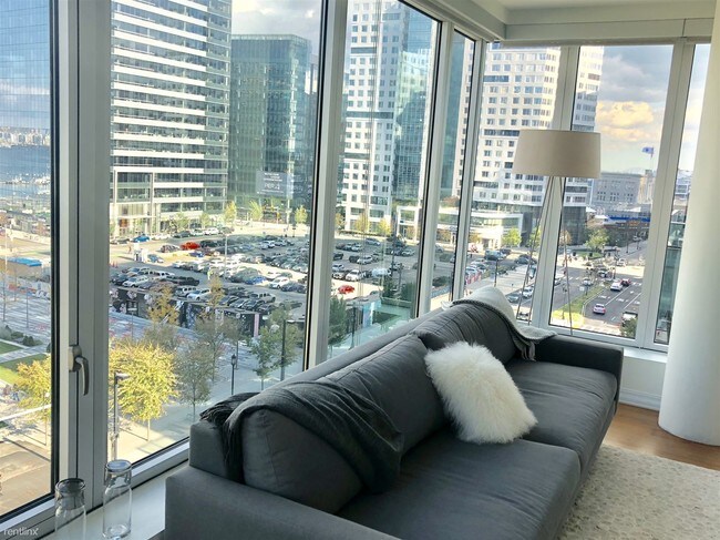 Building Photo - 83 Seaport Blvd