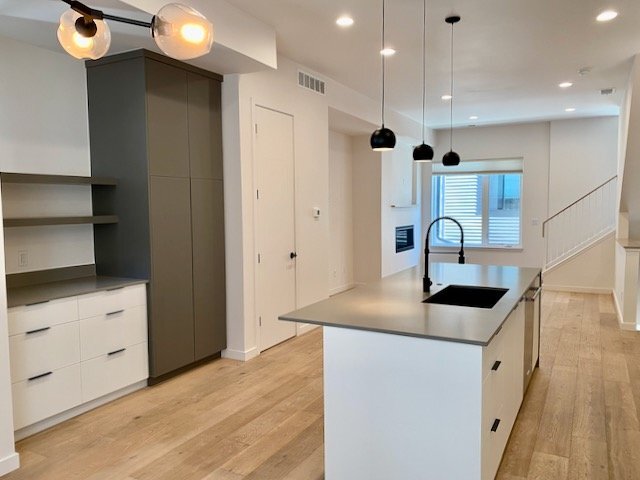 Foto del edificio - Available Now!! Newer Townhome in Sloans Lake West Colfax District * MOVE IN SPECIAL*