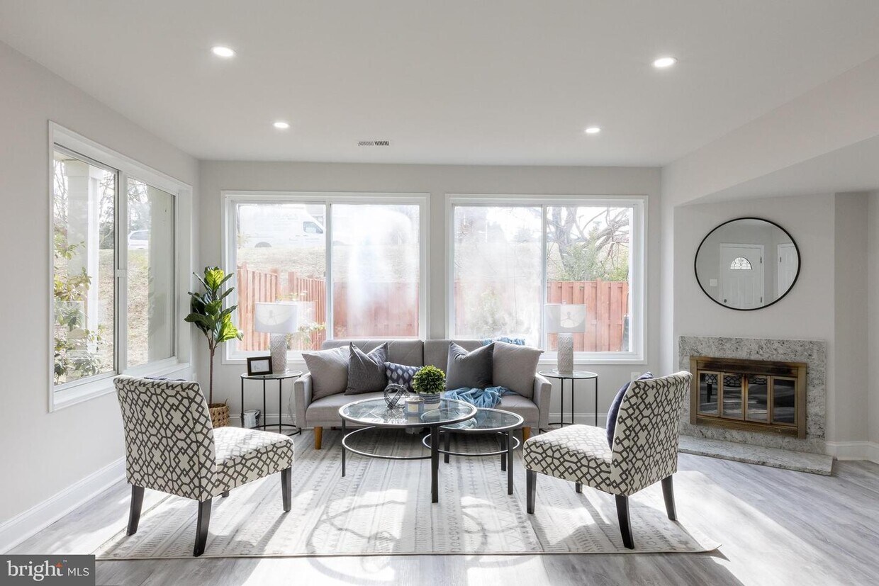 Foto principal - 18640 Mustard Seed Ct