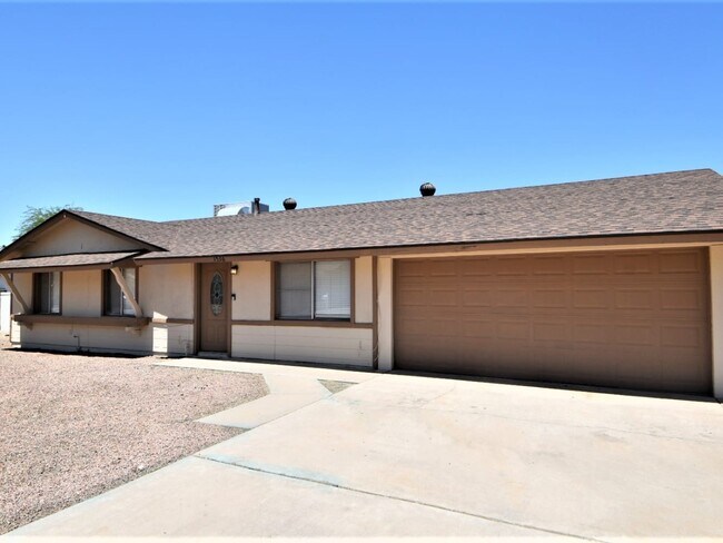 Building Photo - 1536 W Andorra Dr