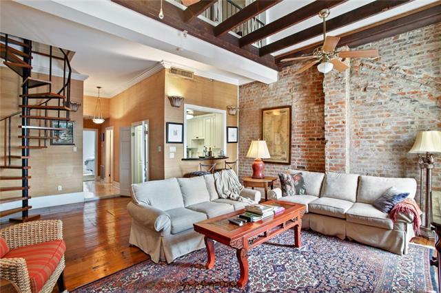 Building Photo - 910 Chartres St