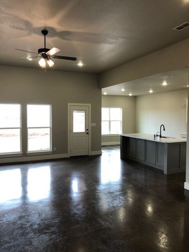 Foto del edificio - 7304 Mountain View Rd