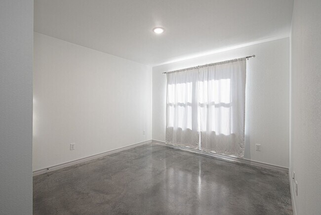 Foto del edificio - GORGEOUS HOME - AVAILABLE NOW!!